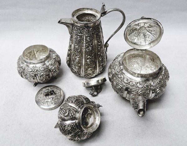 antique-silver-tea-set